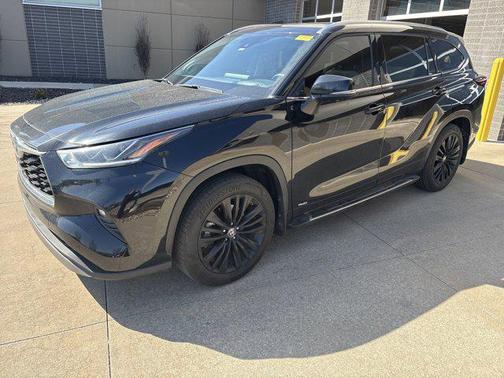 2024 Toyota Highlander Hybrid Platinum