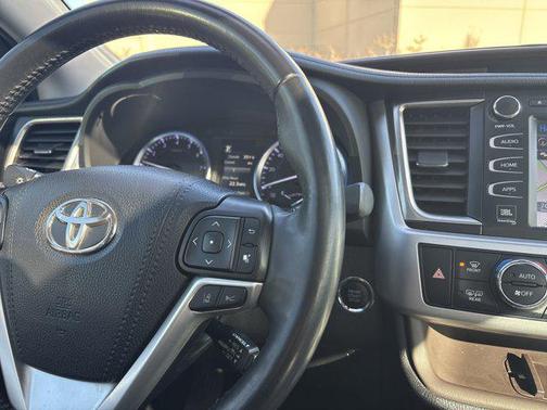 2019 Toyota Highlander Limited Platinum