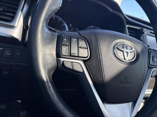 2019 Toyota Highlander Limited Platinum