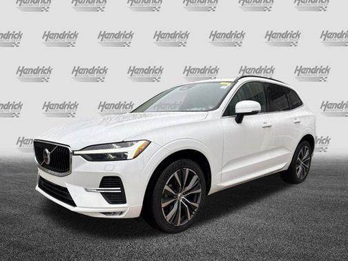 2022 Volvo XC60 B5 Momentum
