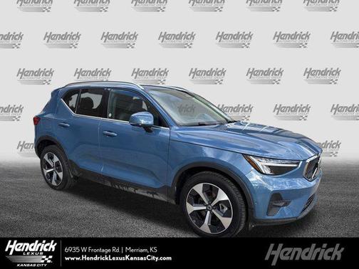 2025 Volvo XC40 B5 Plus Bright Theme
