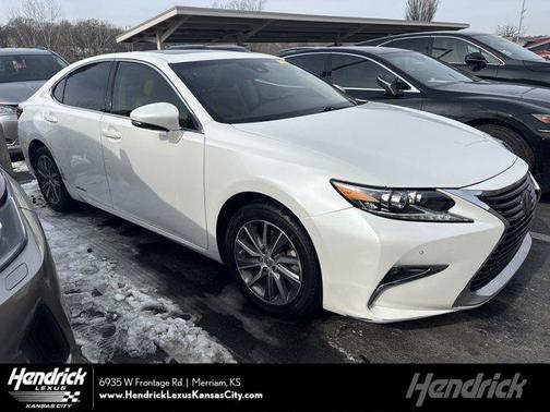 2016 Lexus ES 300h Base