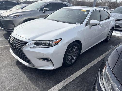 2016 Lexus ES 300h Base