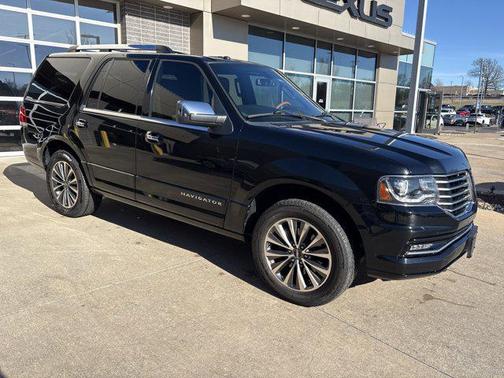 2017 Lincoln Navigator Select