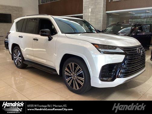 2025 Lexus LX 700h Luxury