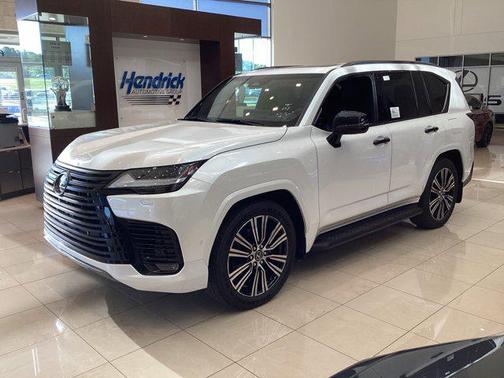 2025 Lexus LX 700h Luxury