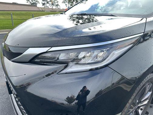 2023 Toyota Sienna XSE 7 Passenger