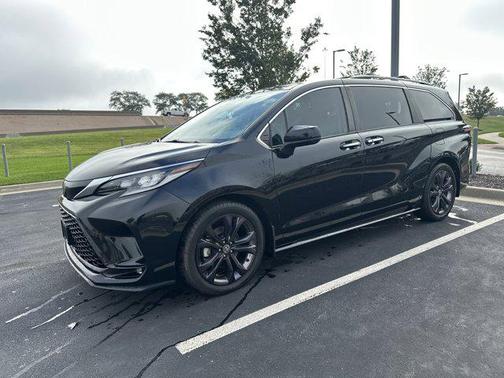 2023 Toyota Sienna XSE 7 Passenger