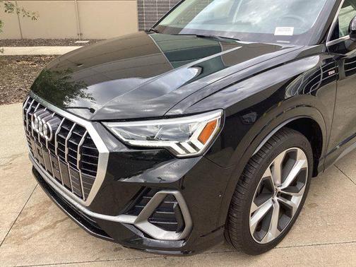 2020 Audi Q3 45 S line Prestige