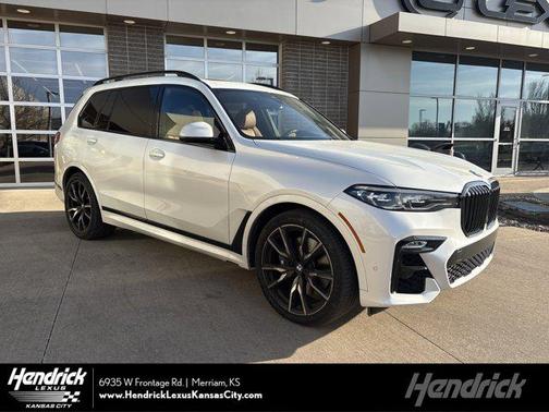Mineral White Metallic 2022 BMW X7 xDrive40i
