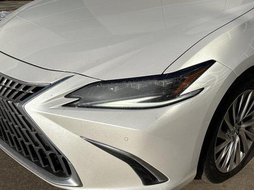 2023 Lexus ES 350 Ultra Luxury