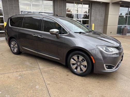 2018 Chrysler Pacifica Hybrid Limited