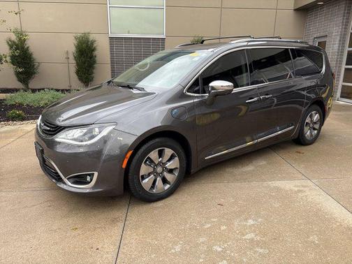 2018 Chrysler Pacifica Hybrid Limited