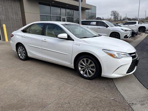 2017 Toyota Camry Hybrid XLE