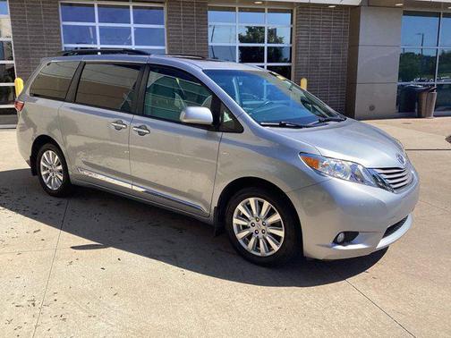 2017 Toyota Sienna XLE Premium