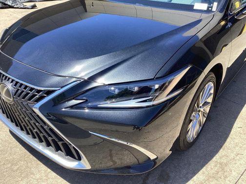 2023 Lexus ES 350 Ultra Luxury