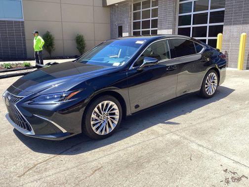 2023 Lexus ES 350 Ultra Luxury
