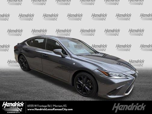 2023 Lexus ES 300h F SPORT Handling