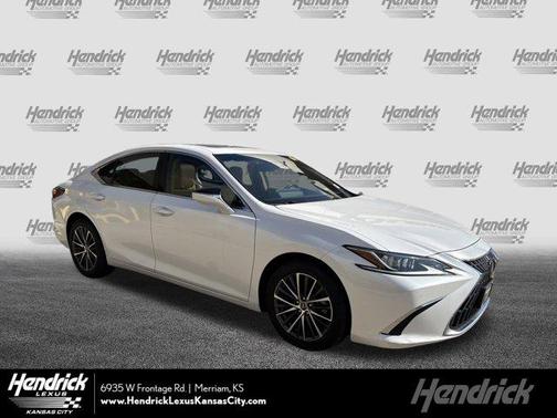Eminent White Pearl 2022 Lexus ES 250 Base