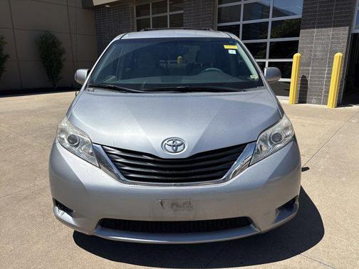 Silver Sky Metallic 2014 Toyota Sienna LE