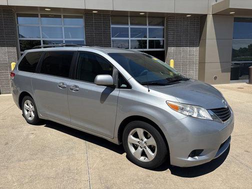 Silver Sky Metallic 2014 Toyota Sienna LE