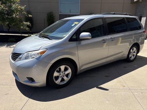 Silver Sky Metallic 2014 Toyota Sienna LE