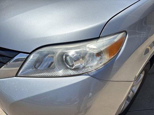 Silver Sky Metallic 2014 Toyota Sienna LE