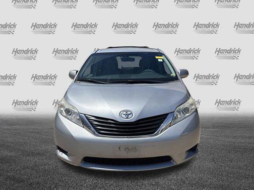 Silver Sky Metallic 2014 Toyota Sienna LE