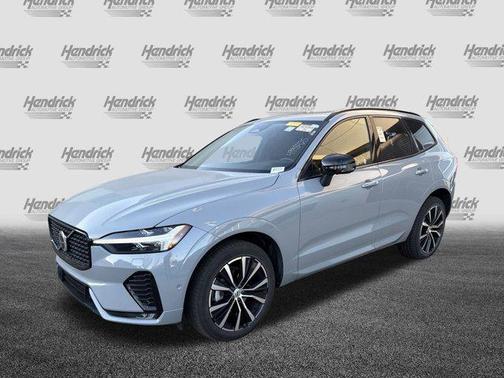 2025 Volvo XC60 B5 Plus