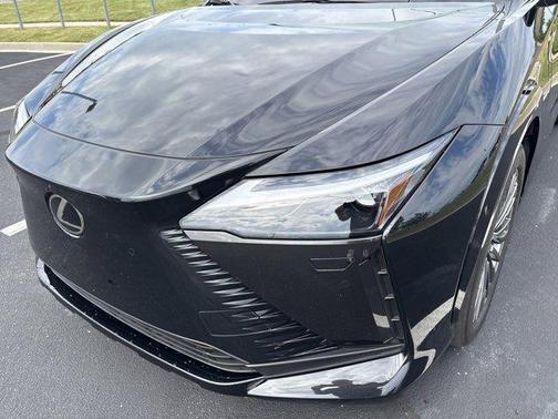 2023 Lexus RZ 450e Luxury