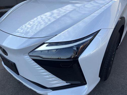 2025 Lexus RZ 450e Premium