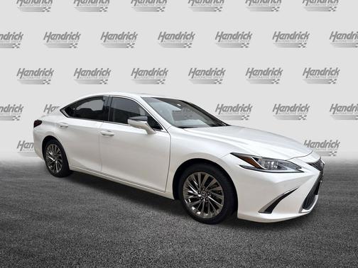 Eminent White Pearl 2024 Lexus ES 300h Luxury