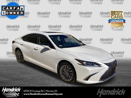 Eminent White Pearl 2024 Lexus ES 300h Luxury