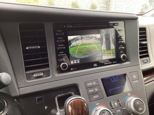 2018 Toyota Sienna Limited Premium