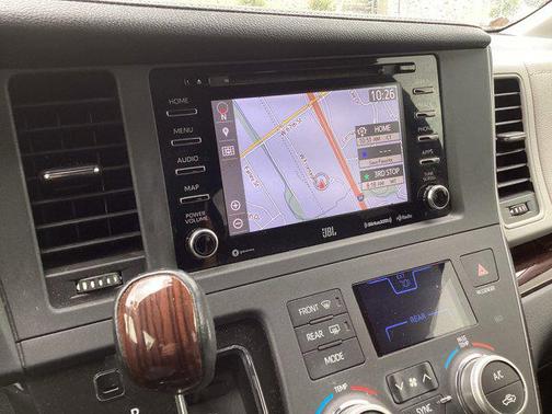 2018 Toyota Sienna Limited Premium