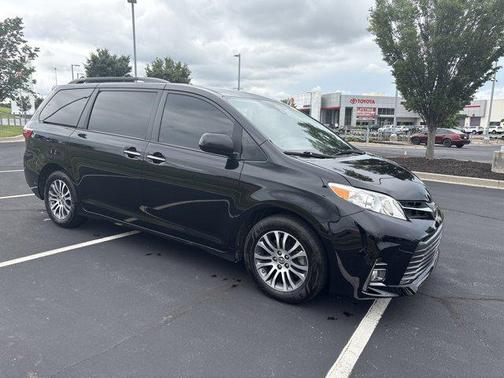 2019 Toyota Sienna XLE