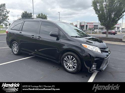 2019 Toyota Sienna XLE