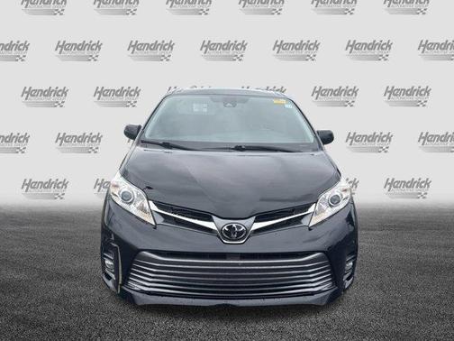 2019 Toyota Sienna XLE