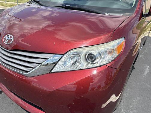 2017 Toyota Sienna XLE Premium