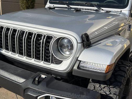 2024 Jeep Wrangler 4-Door Sahara 4x4