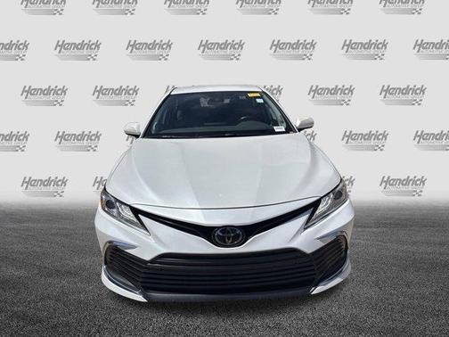 Wind Chill Pearl 2022 Toyota Camry XLE