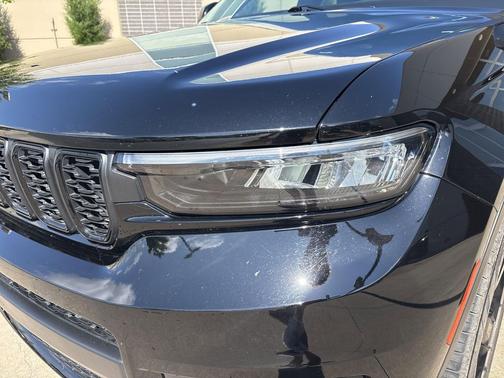 Diamond Black Crystal Pearlcoat 2021 Jeep Grand Cherokee L Altitude