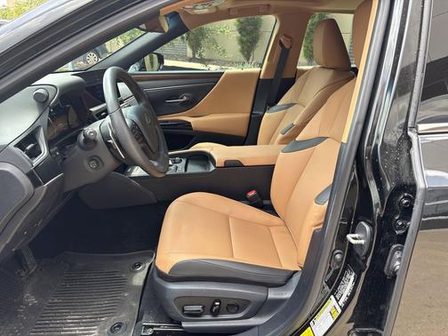 Caviar 2024 Lexus ES 300h Base