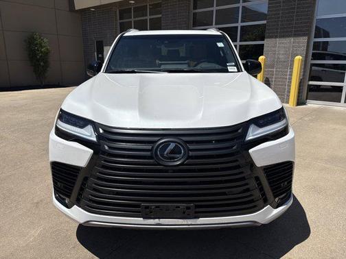 Eminent White Pearl 2023 Lexus LX 600 Luxury