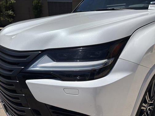 Eminent White Pearl 2023 Lexus LX 600 Luxury