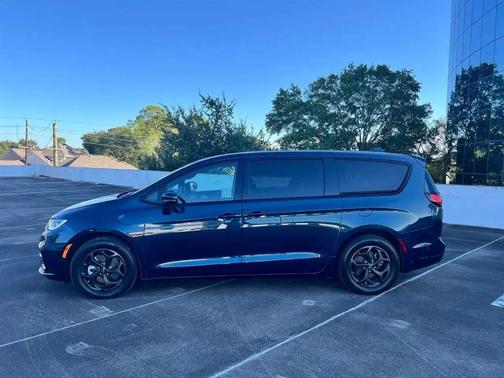 Fathom Blue Pearlcoat 2023 Chrysler Pacifica Hybrid Touring L