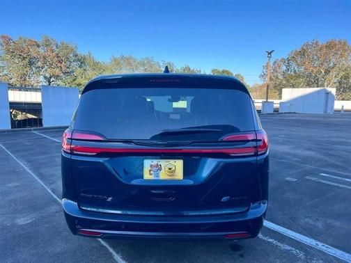 Fathom Blue Pearlcoat 2023 Chrysler Pacifica Hybrid Touring L