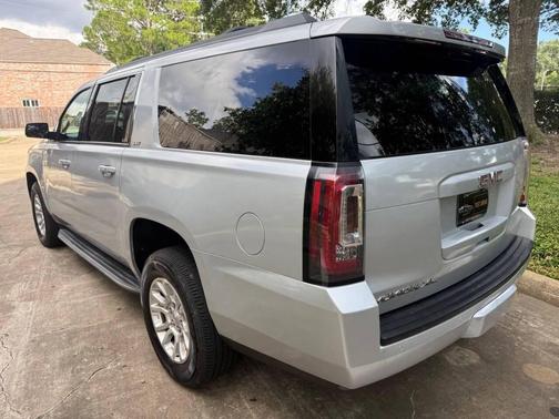 Quicksilver Metallic 2016 GMC Yukon XL SLT