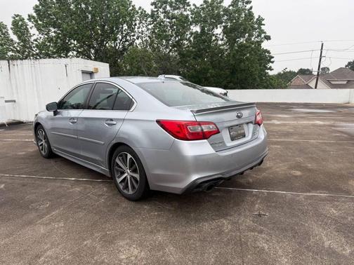 Ice Silver Metallic 2018 Subaru Legacy Limited