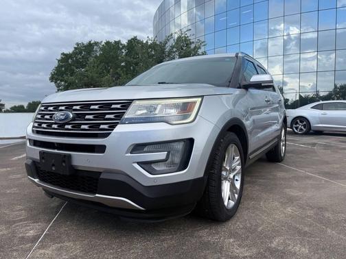 Ingot Silver 2017 Ford Explorer Limited
